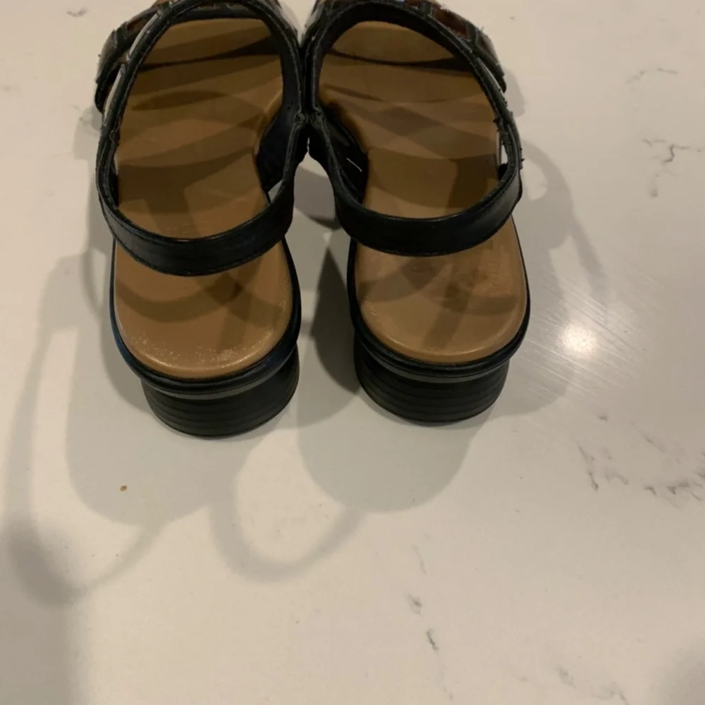 Munro American Sandals Size 8N - Picture 2 of 5